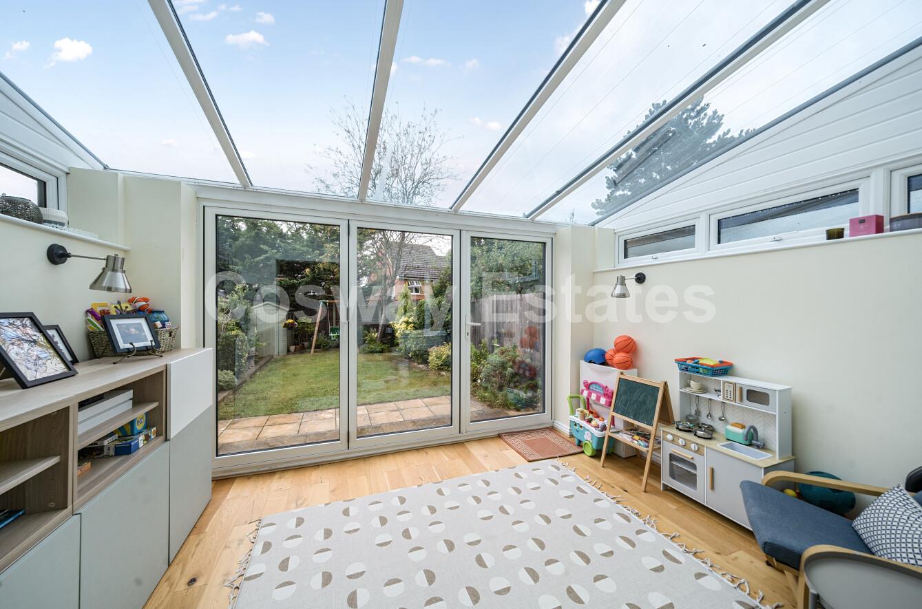 Bampton Drive, Mill Hill, NW7, London
